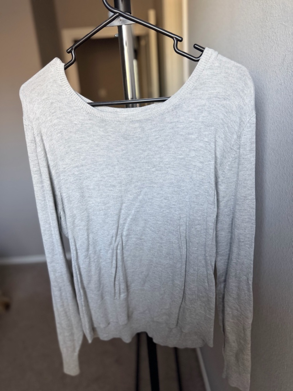 H&M Light Gray Long-Sleeve Crewneck Top